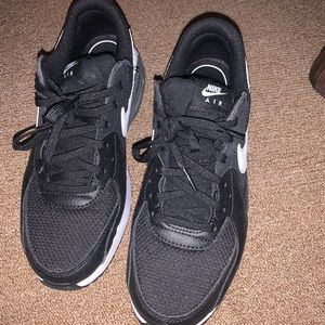 Nike classic air maxes